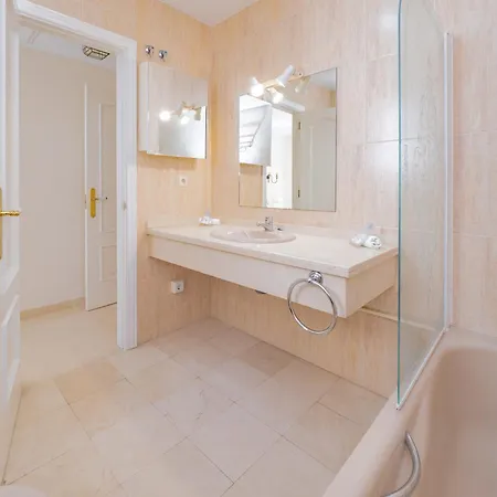 Cubo's Carib Playa In Marbella&parking Marbella