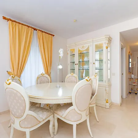 Cubo's Carib Playa In Marbella&parking